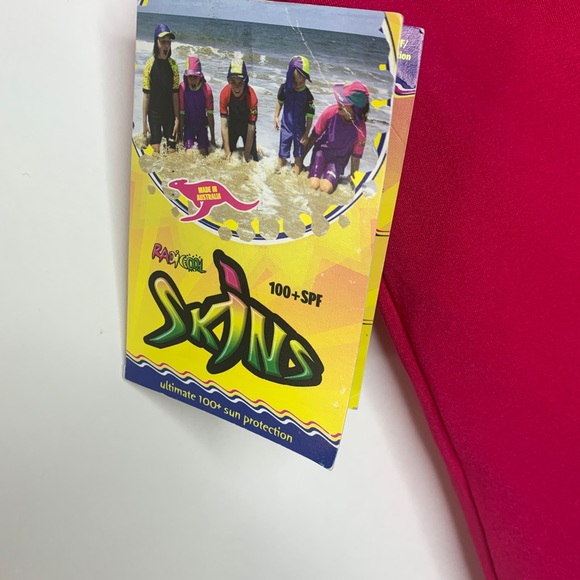 NEW • Kids • SKINS Rash Guard SPF 100 • Size 4 - Picture 4 of 6